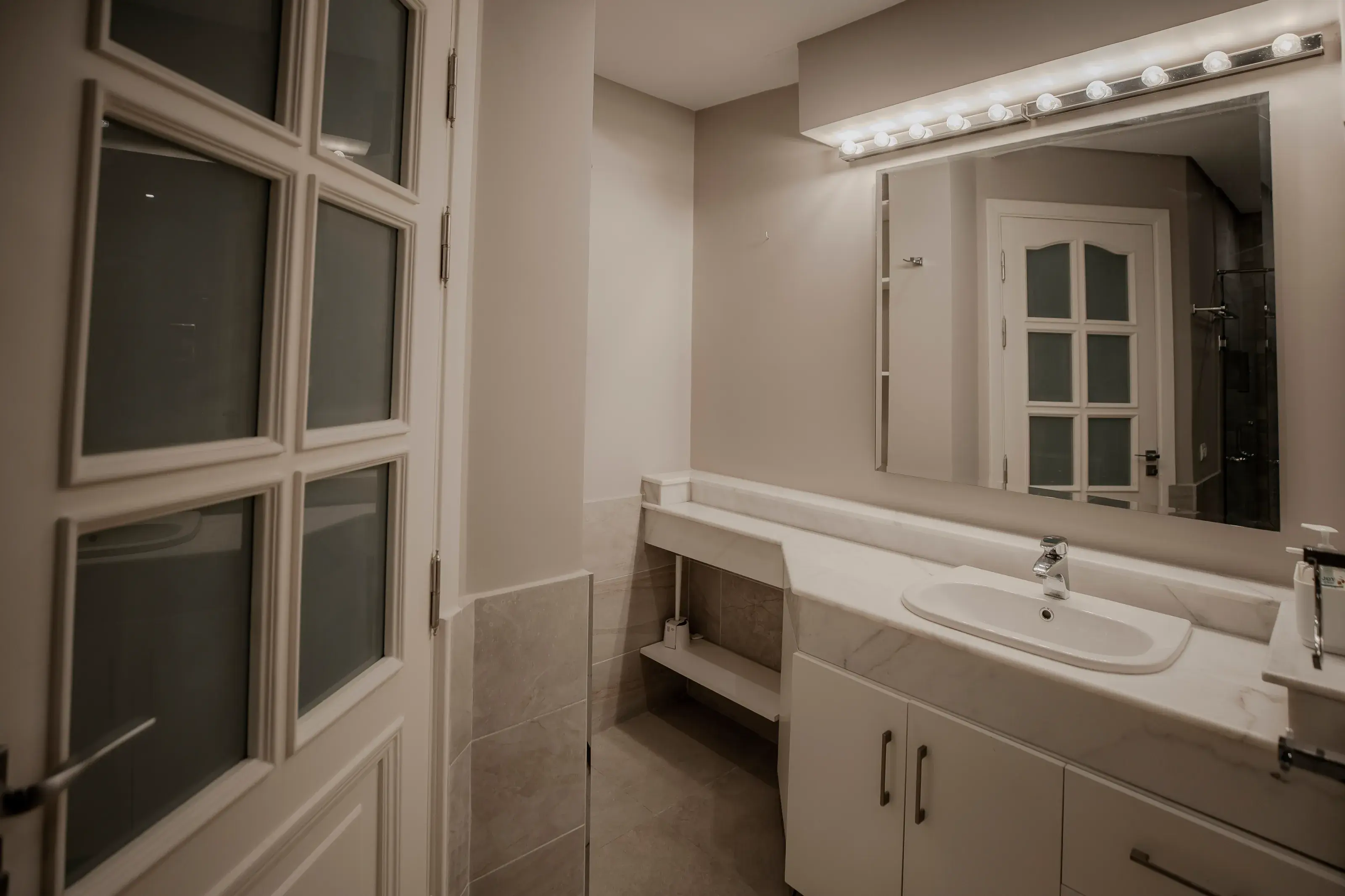 Suite I — 4