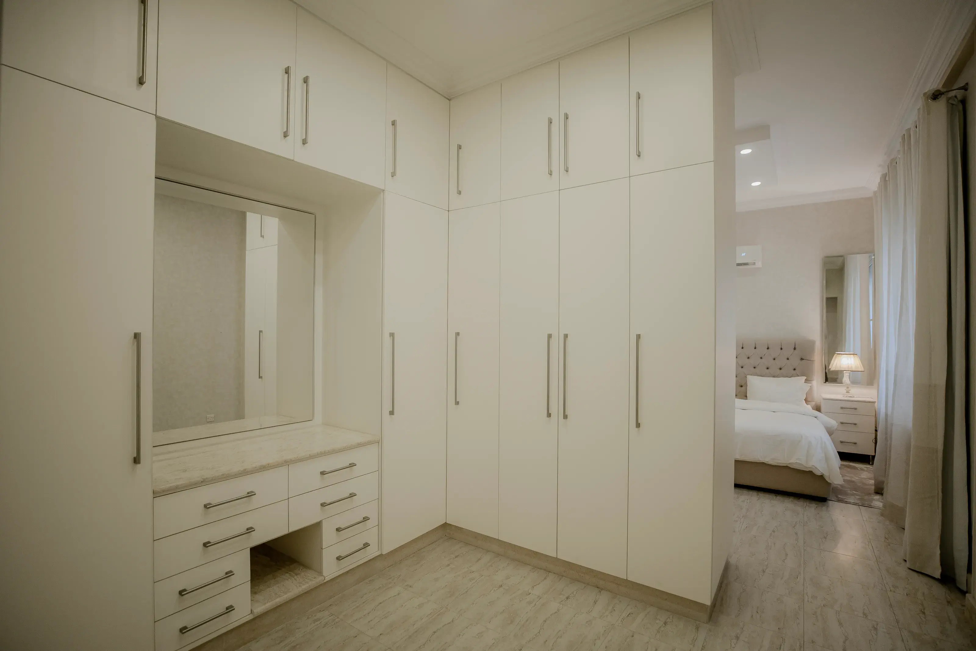 Suite I — 8