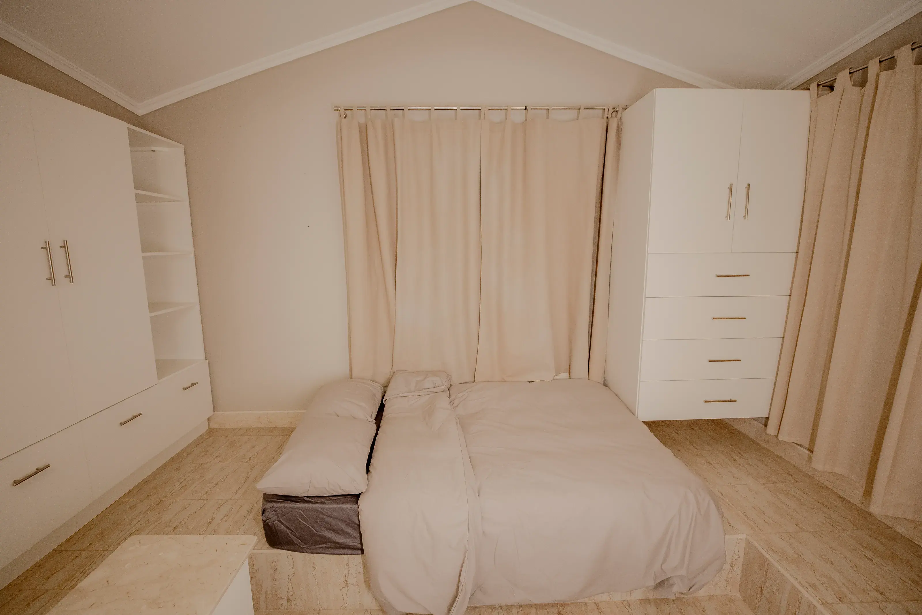 Suite III — 8