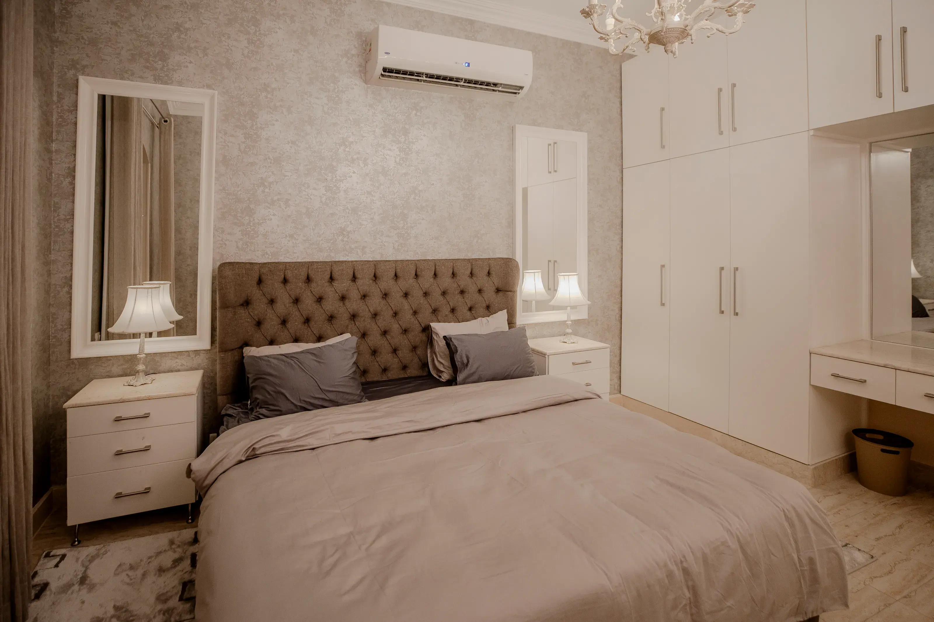 Suite III — 10