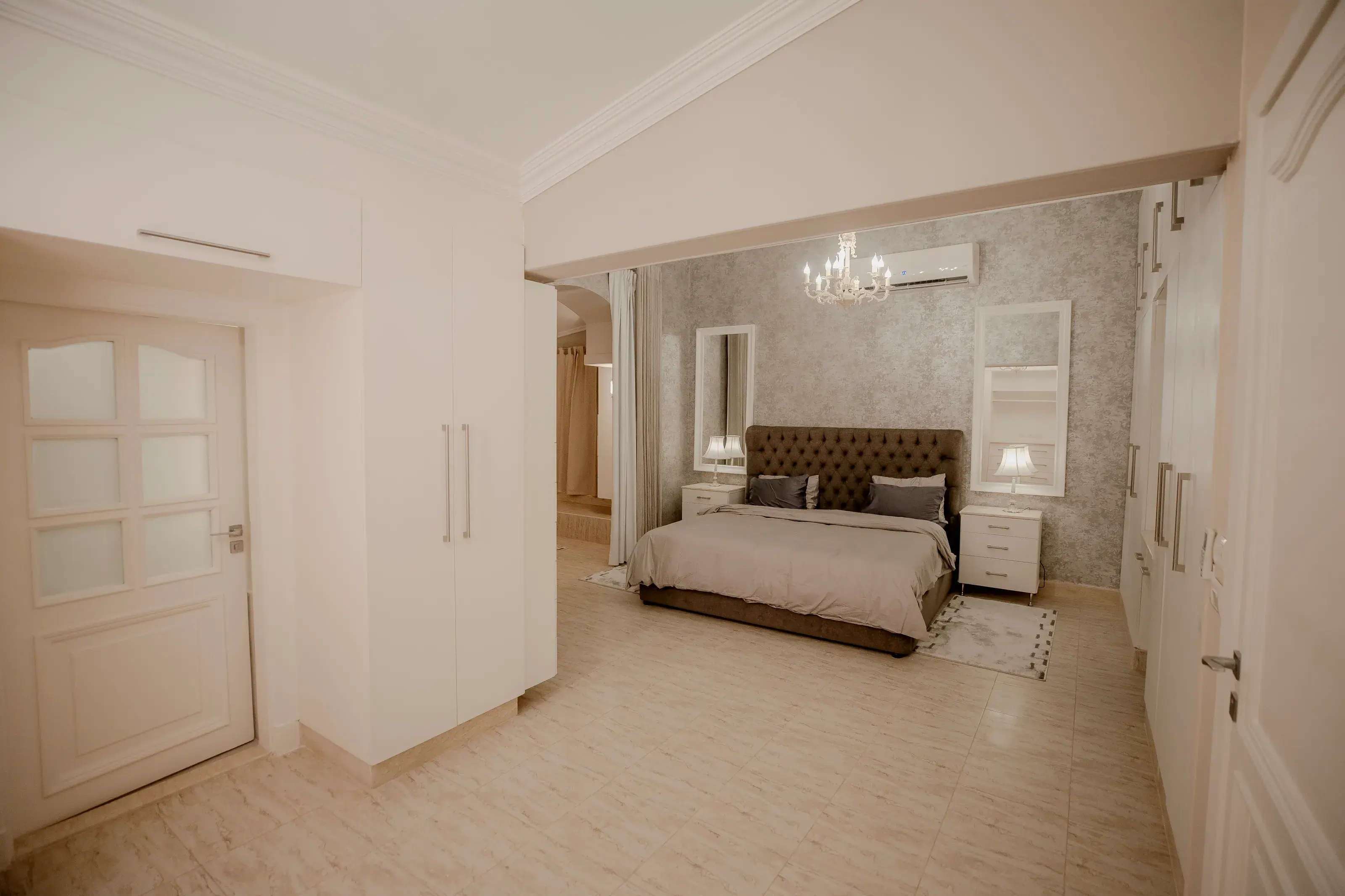 Suite III — 12