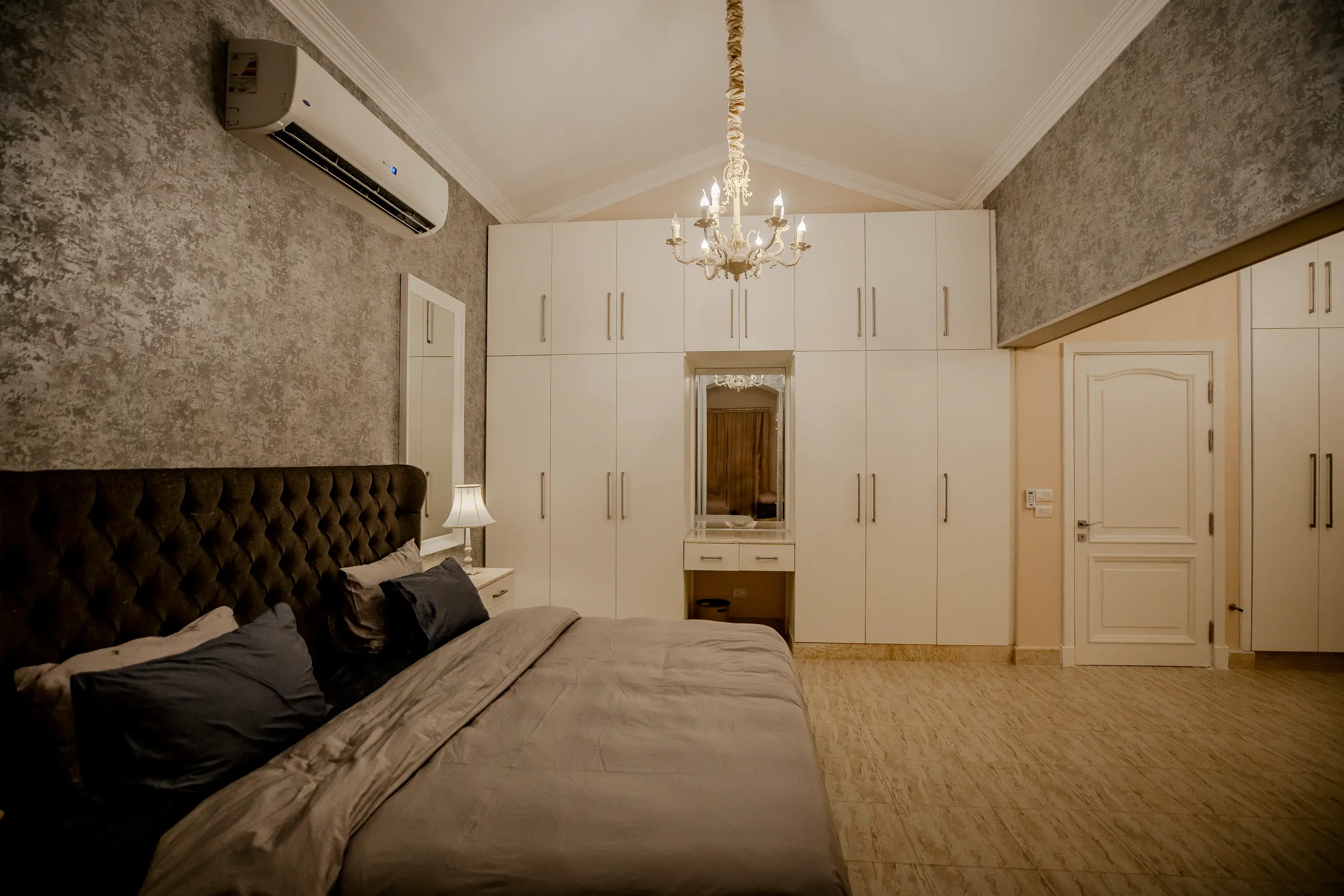 Suite III — 15